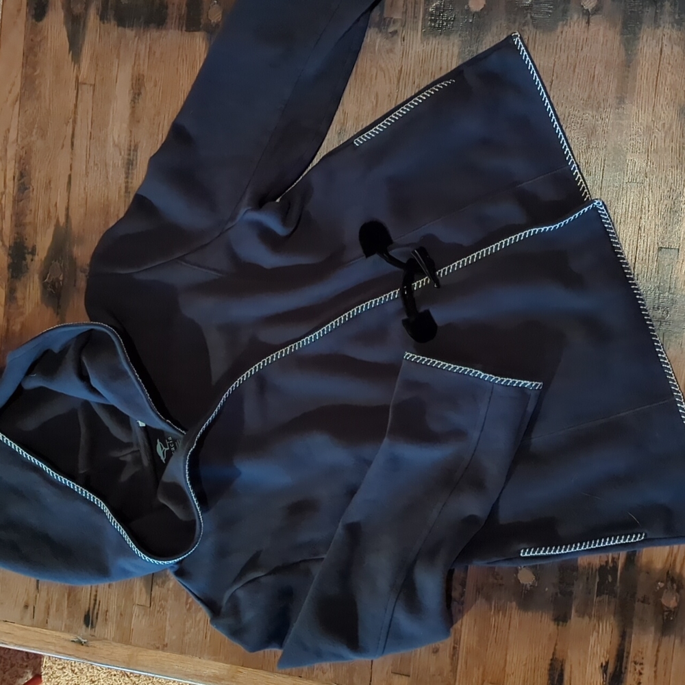 Cozy Acacia Black Stylized Hoodie. Sz L. EUC